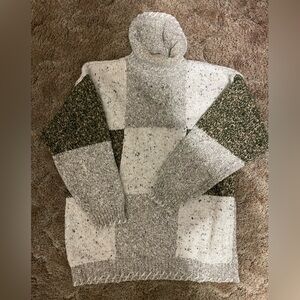 Liz Wear Oversized Sweater